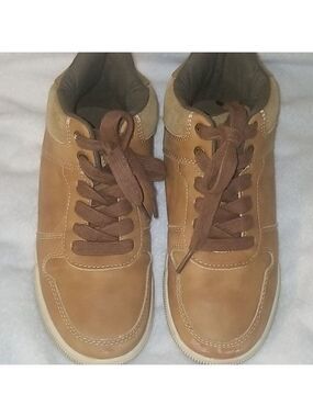 PLACE TAN SHOES SZ 3